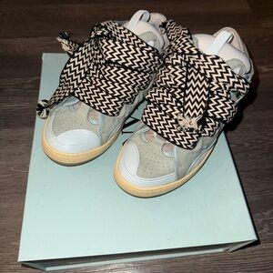 Stylish Kids Sneakers with Patterned Laces